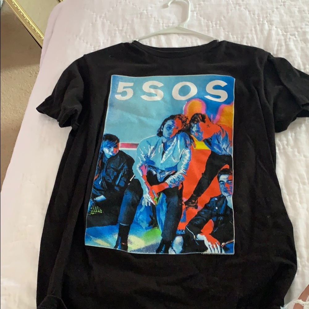 5 Seconds of Summer merch shirt